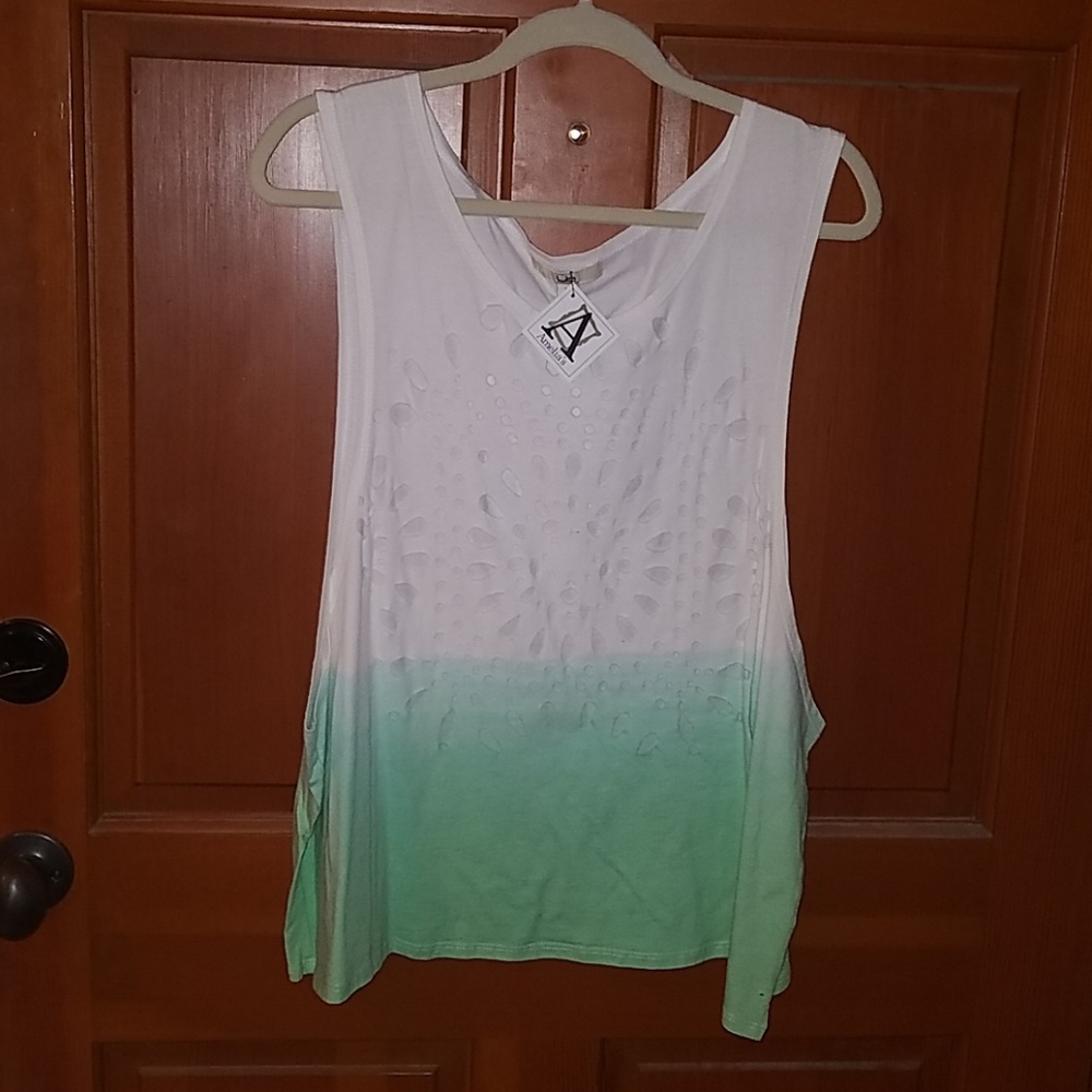 NWT BEACH TOP Sz Large-  tank top by YA z01
